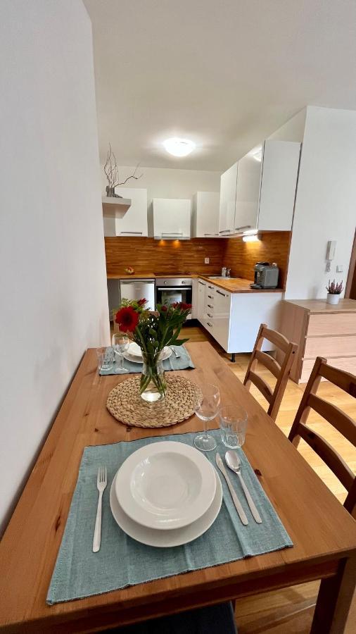 The Apartment Close To The City Center And O2 Arena Prague Exterior photo